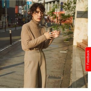 Women’s soufflé yarn mock neck